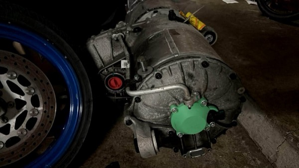Drive unit and wheel